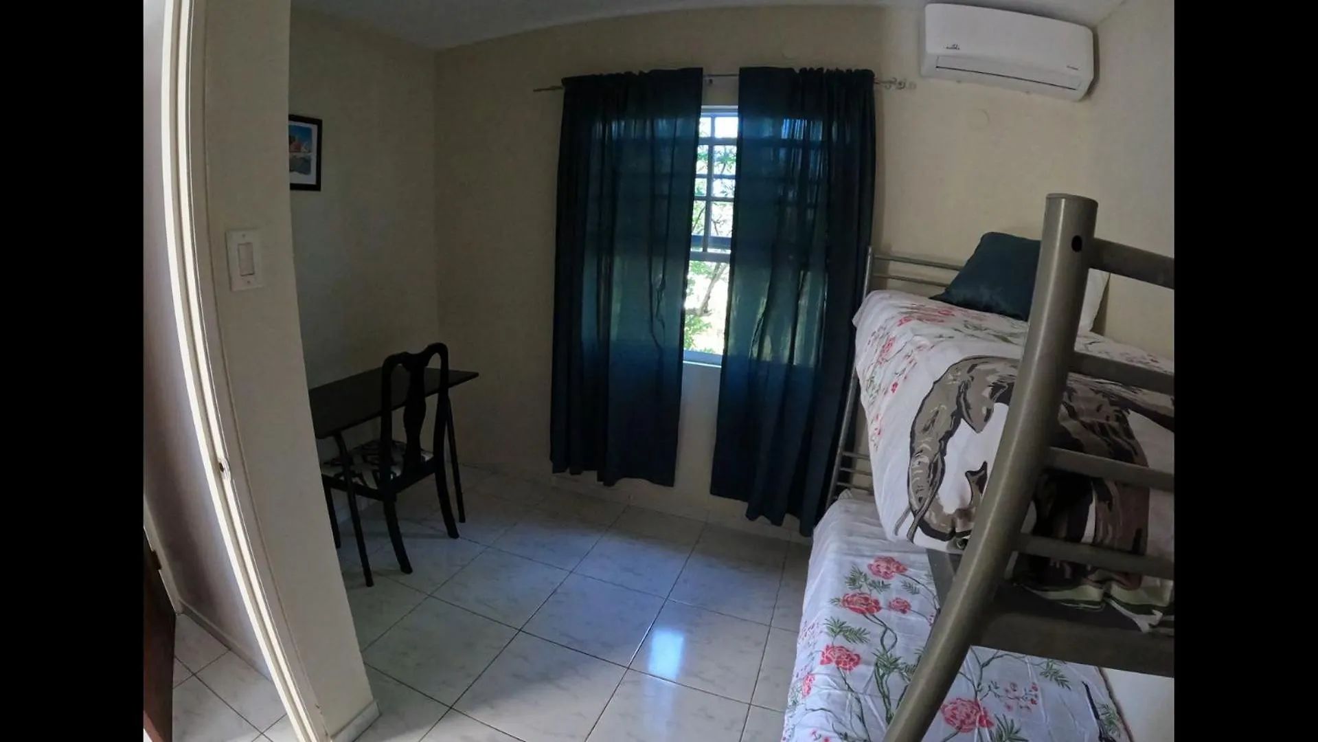 Resident Emiterio Villa Blue Bay Holiday home
